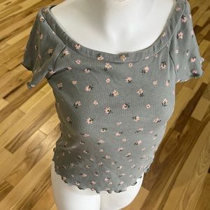 Justice Brand Ribbed Green Floral Top; Girls Size 12 ; like new